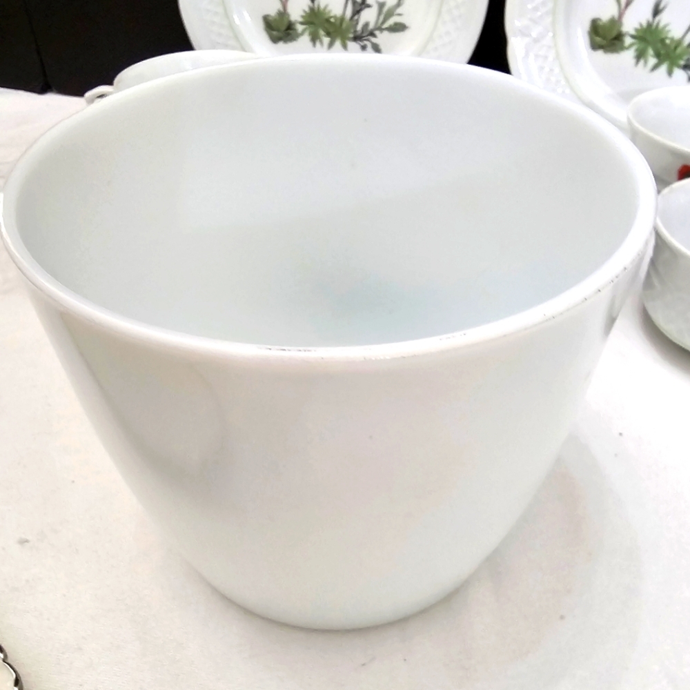 Bowl Milk Glass Hazel Atlas